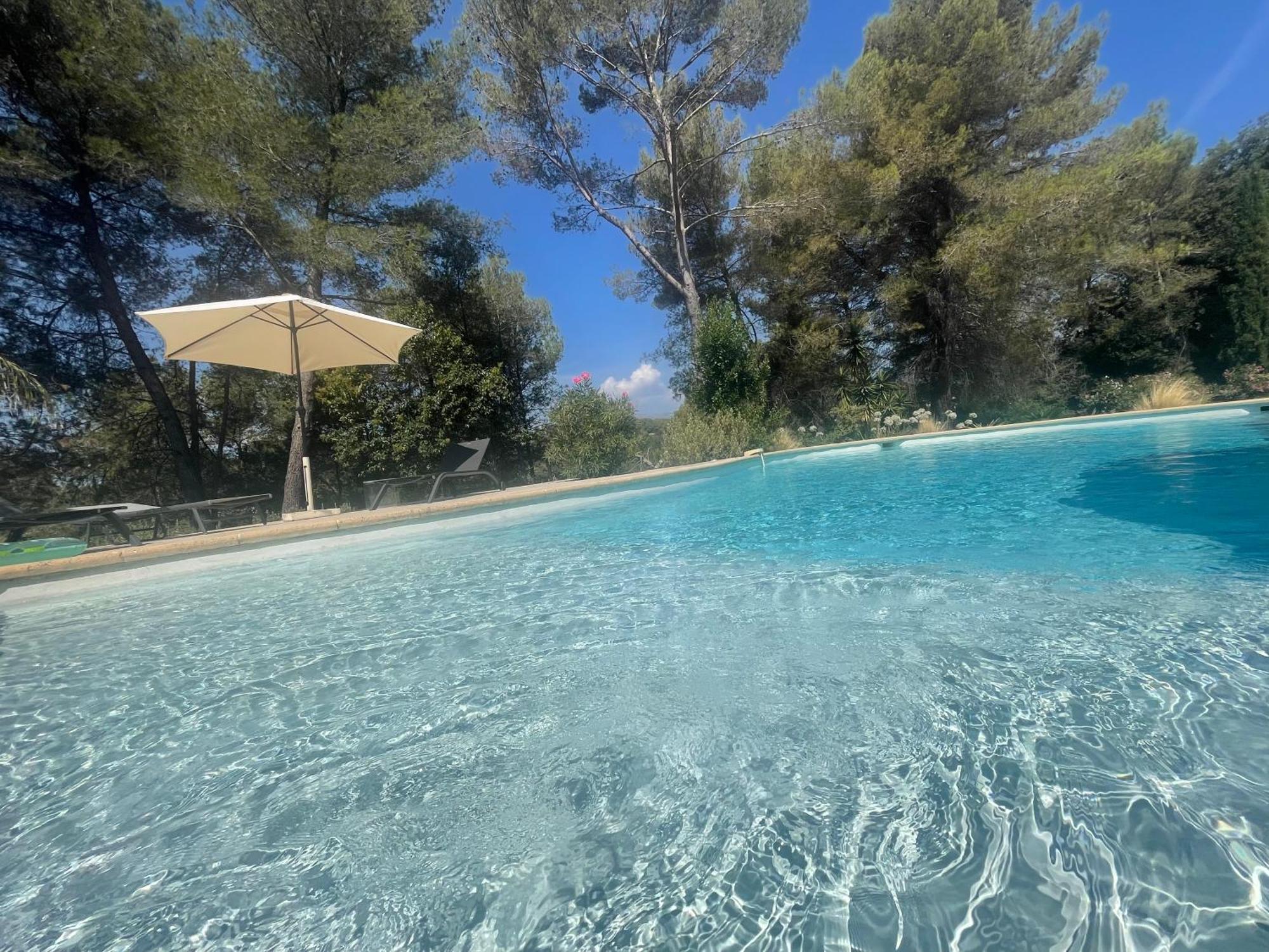 La Villa Des Carriers- Maison Avec Piscine Proche Mer Roquefort-les-Pins Luaran gambar