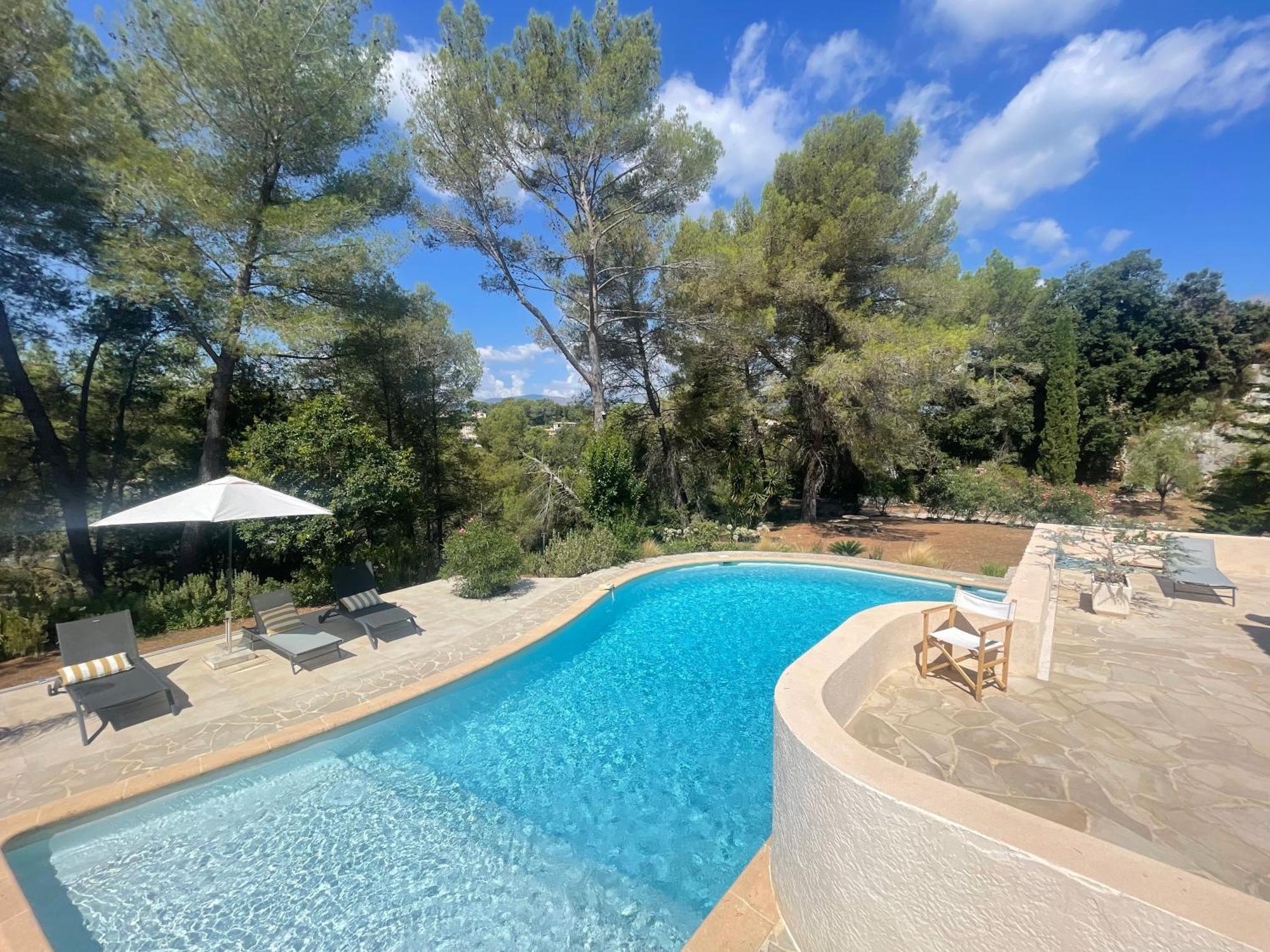 La Villa Des Carriers- Maison Avec Piscine Proche Mer Roquefort-les-Pins Luaran gambar