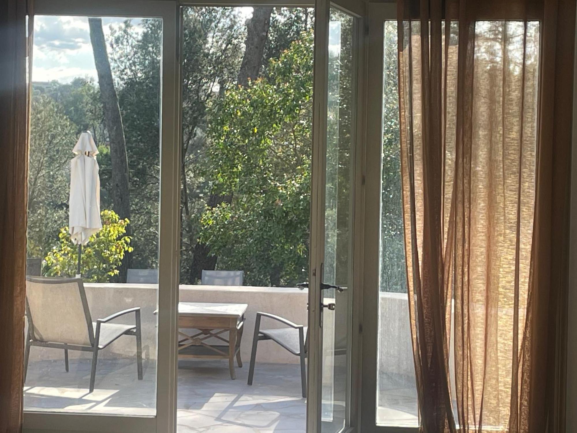 La Villa Des Carriers- Maison Avec Piscine Proche Mer Roquefort-les-Pins Luaran gambar