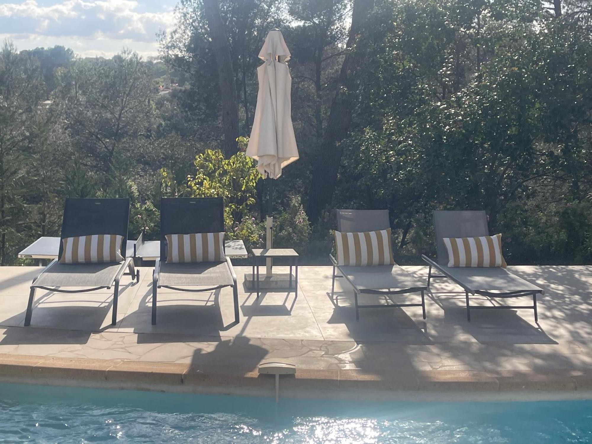 La Villa Des Carriers- Maison Avec Piscine Proche Mer Roquefort-les-Pins Luaran gambar