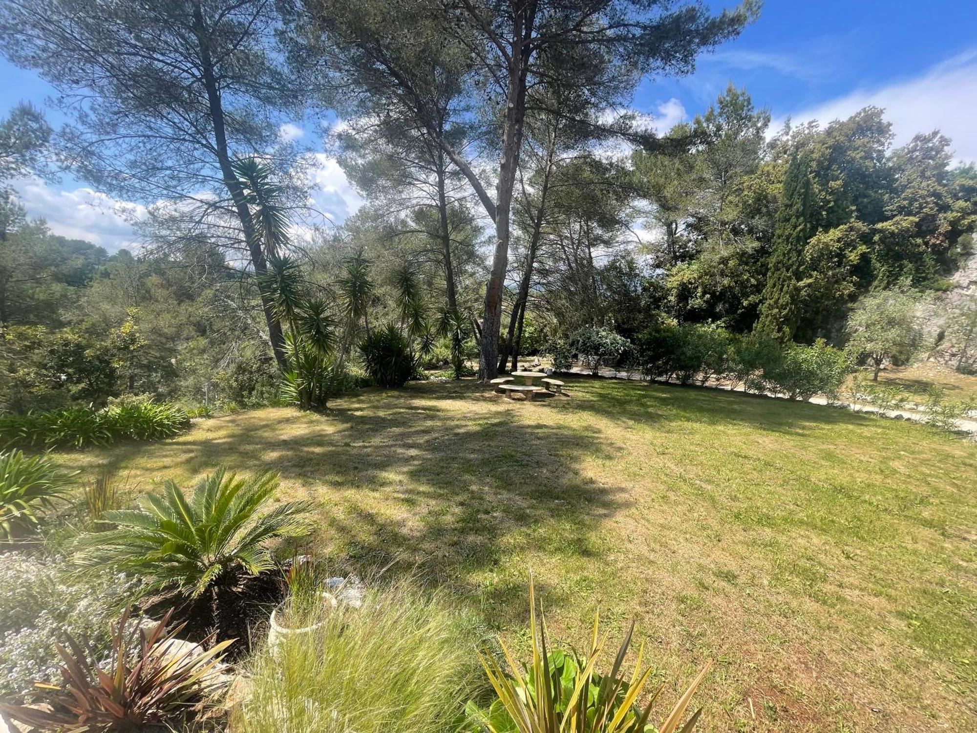 La Villa Des Carriers- Maison Avec Piscine Proche Mer Roquefort-les-Pins Luaran gambar